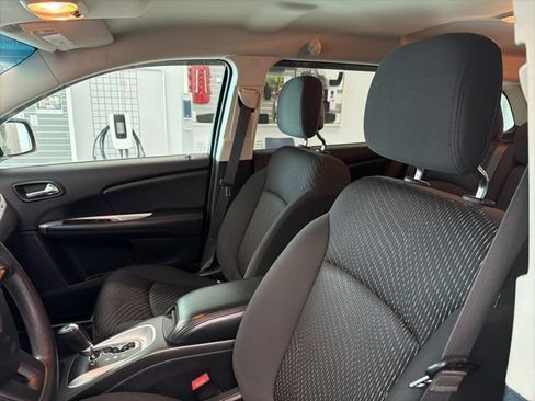 Used 2017 Dodge Journey SE FWD image 13