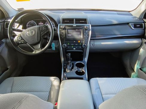 Used 2017 Toyota Camry LE FWD image 6