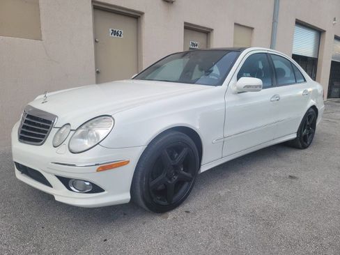 Used 2009 Mercedes-Benz E 550 Sedan image 9