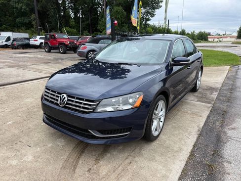 Used 2015 Volkswagen Passat TDI SE FWD image 2