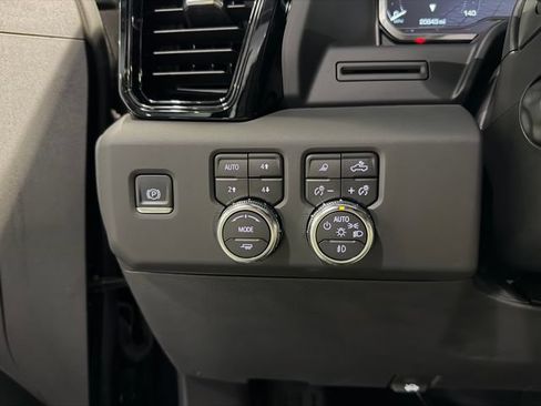 Used 2024 GMC Sierra 1500 AT4 w/ AT4 Premium Package AWD/4WD image 27