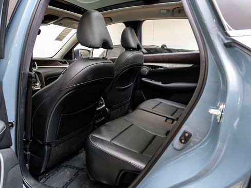 Used 2023 INFINITI QX50 Sensory image 40