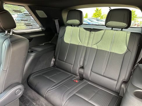 Used 2026 Cadillac Vistiq Sport w/ LPO, Floor Liner Package AWD/4WD image 36