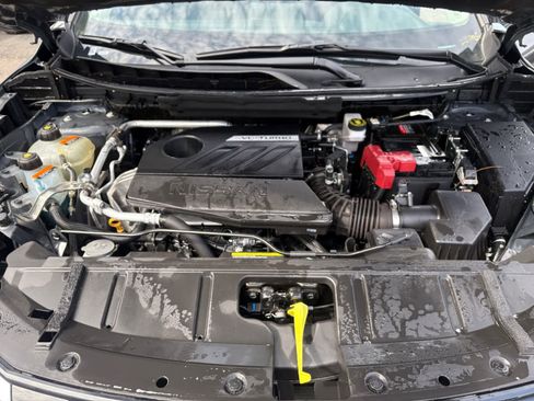 Used 2025 Nissan Rogue SV image 18