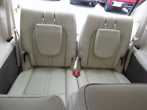 Used 2019 Lincoln MKT AWD image 18