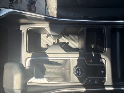 Used 2024 Kia Sorento S w/ Panoramic Sunroof Package FWD image 24