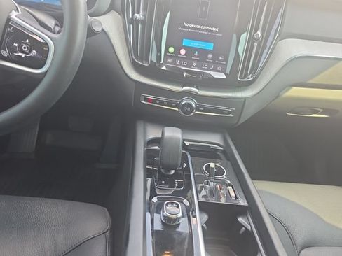 Used 2025 Volvo XC60 B5 Plus AWD/4WD image 13