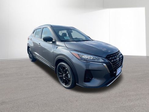 Used 2024 Nissan Kicks SR w/ SR Premium Package image 38