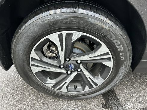 Used 2024 Subaru Crosstrek 2.0i Premium AWD/4WD image 9