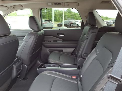New 2026 Nissan Pathfinder SL AWD/4WD image 8