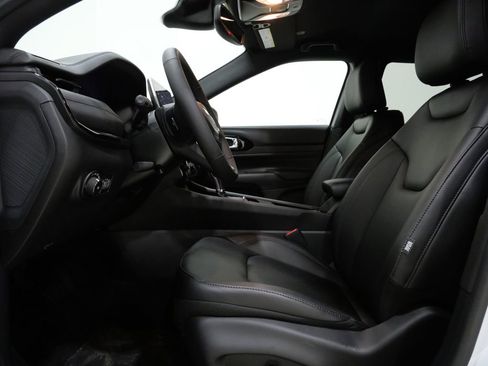 New 2026 Jeep Compass Limited image 12