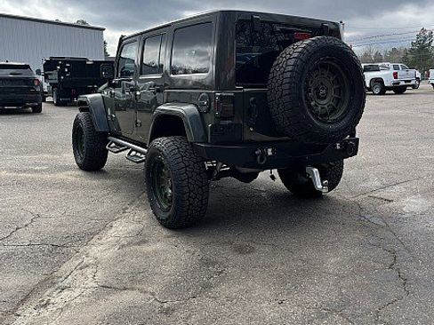 Used 2015 Jeep Wrangler Unlimited Rubicon w/ Connectivity Group image 5