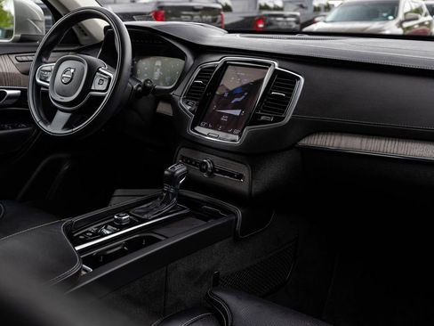 Used 2021 Volvo XC90 T6 Inscription AWD/4WD image 32