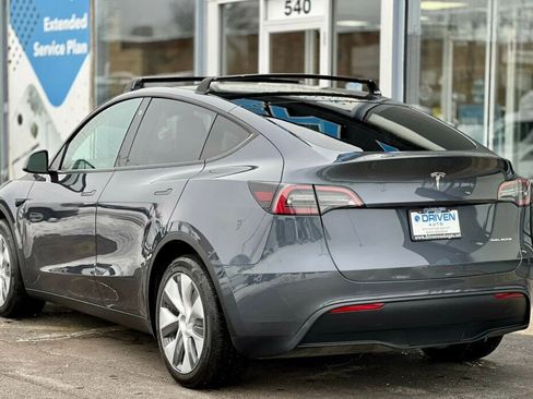 Used 2023 Tesla Model Y Long Range image 32