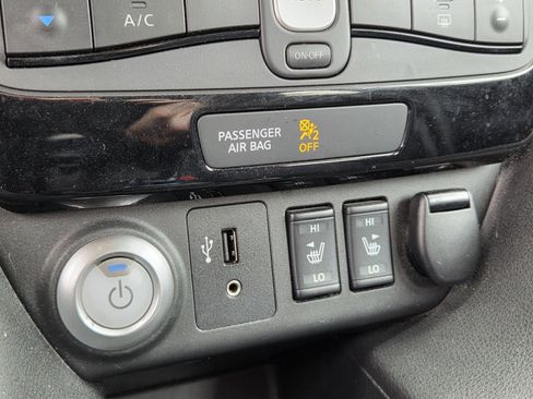 Used 2018 Nissan Leaf SV w/ SV All Weather Package image 5