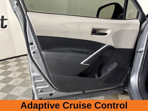 Used 2025 Toyota Corolla Cross L image 8