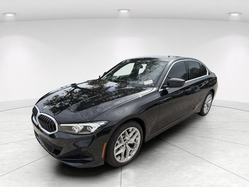 Used 2025 BMW 330i Sedan w/ M Sport Package RWD image 8