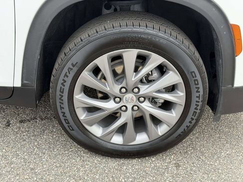 Used 2025 Buick Enclave Preferred image 27