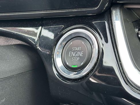 Certified 2024 Chevrolet Trax RS w/ Sunroof Package image 23