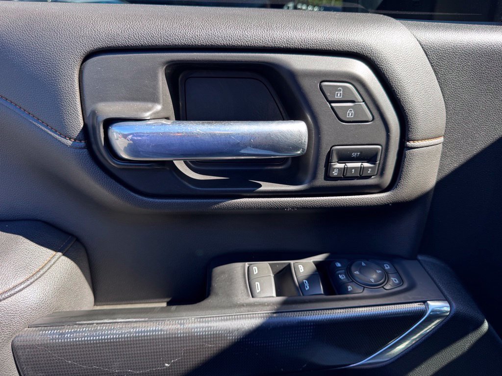 Used 2022 GMC Sierra 2500 AT4 w/ AT4 Preferred Package AWD/4WD image 22
