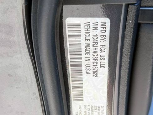 Certified 2024 Jeep Grand Cherokee Altitude AWD/4WD image 18