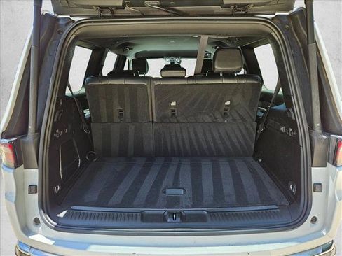 Used 2024 Jeep Wagoneer Series II w/ Flexible Seating Group RWD image 20