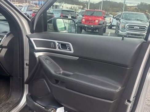 Used 2013 Ford Explorer XLT image 73