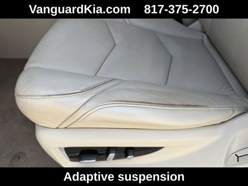 Used 2020 Cadillac Escalade Luxury AWD/4WD image 16