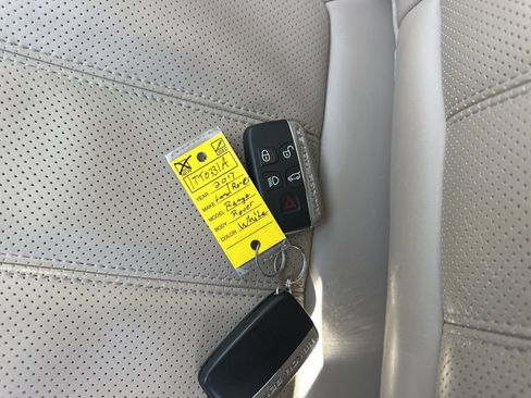 Used 2017 Land Rover Range Rover Sport HSE image 37