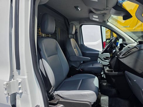 Used 2017 Ford Transit 150 130 Low Roof RWD image 9