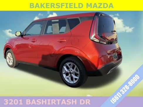 Used 2024 Kia Soul LX w/ Option Group 015 FWD image 3