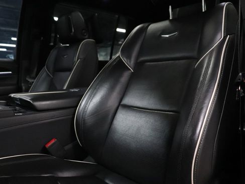 Used 2022 Cadillac Escalade ESV Sport w/ Touring Package image 11