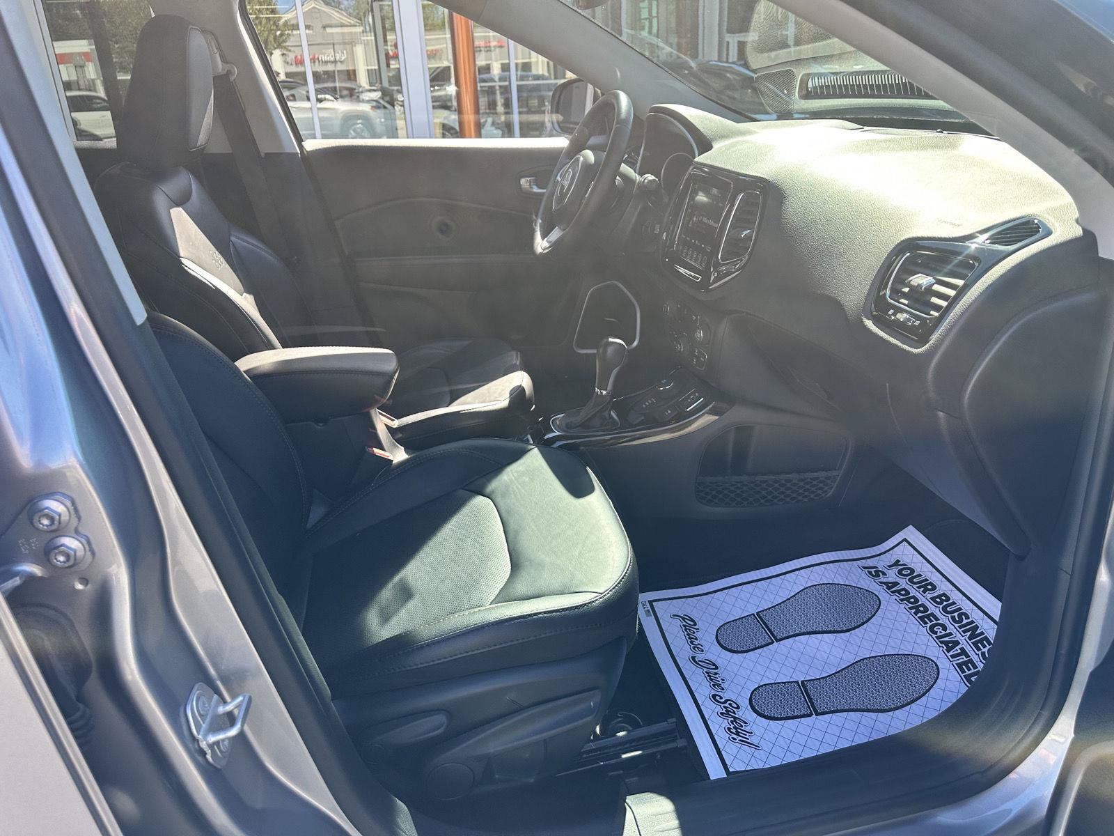 Used 2019 Jeep Compass Limited AWD/4WD image 9