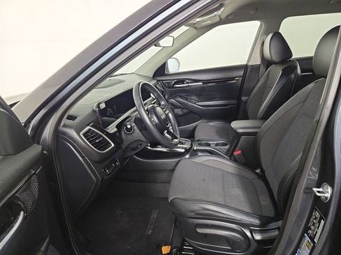 Certified 2025 Kia Seltos S image 13