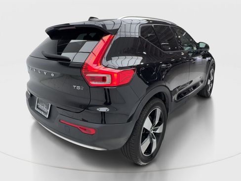 Used 2021 Volvo XC40 T5 Momentum w/ Premium Package AWD/4WD image 7