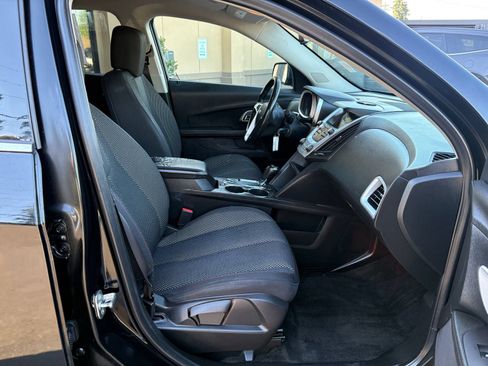 Used 2017 Chevrolet Equinox LT FWD image 22