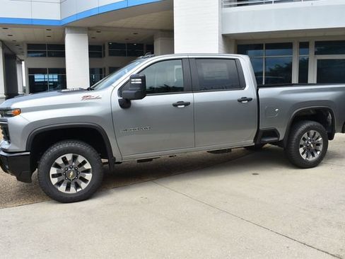 New 2026 Chevrolet Silverado 2500 Custom w/ Custom Value Package AWD/4WD image 6