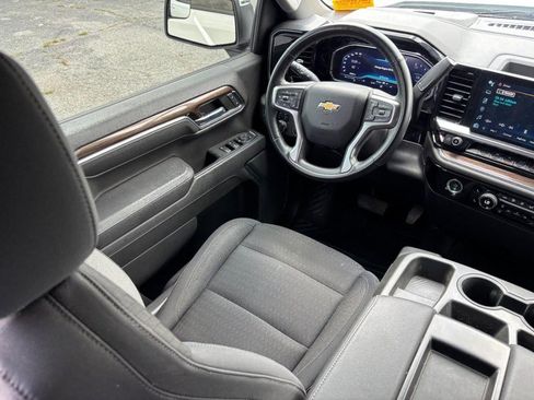 Used 2023 Chevrolet Silverado 1500 LT w/ Z71 Off-Road Package AWD/4WD image 13