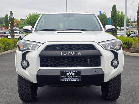 Used 2018 Toyota 4Runner TRD Off-Road Premium AWD/4WD image 9