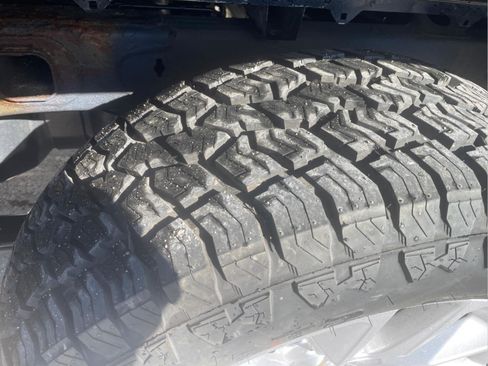 Used 2021 Chevrolet Silverado 1500 Custom w/ Safety Confidence Package image 23