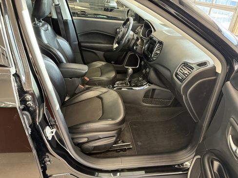 Used 2020 Jeep Compass Latitude image 5