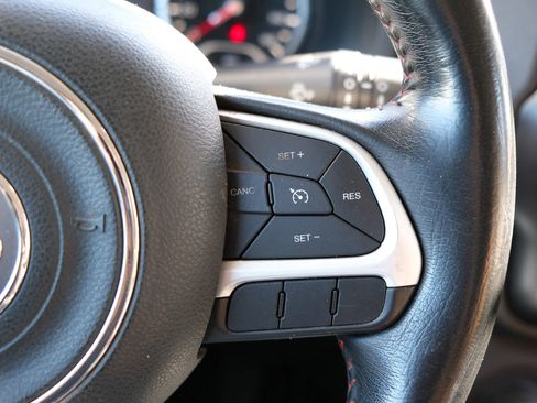 Used 2019 Jeep Renegade Trailhawk image 41