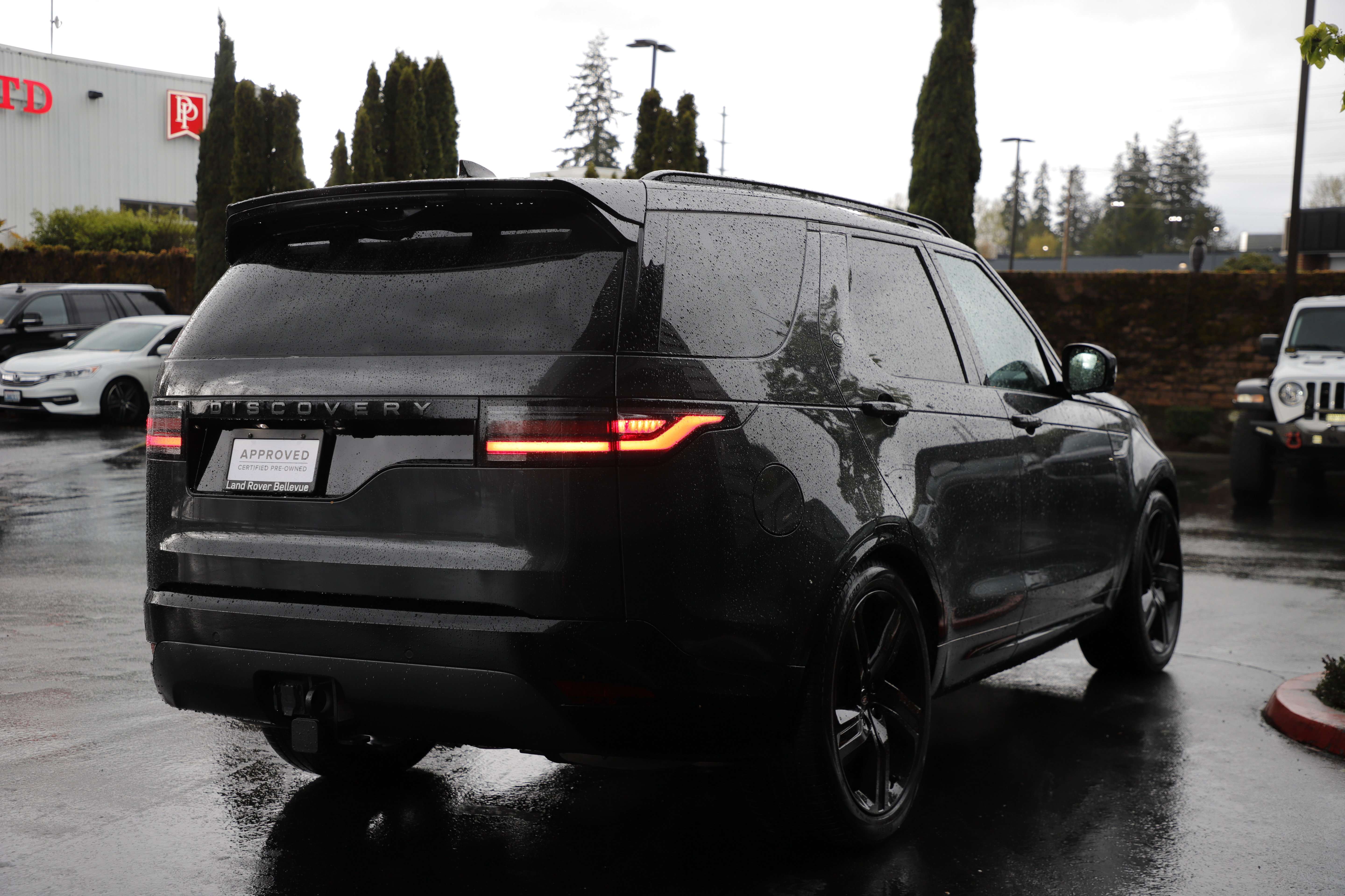 Certified 2025 Land Rover Discovery Dynamic SE AWD/4WD image 10