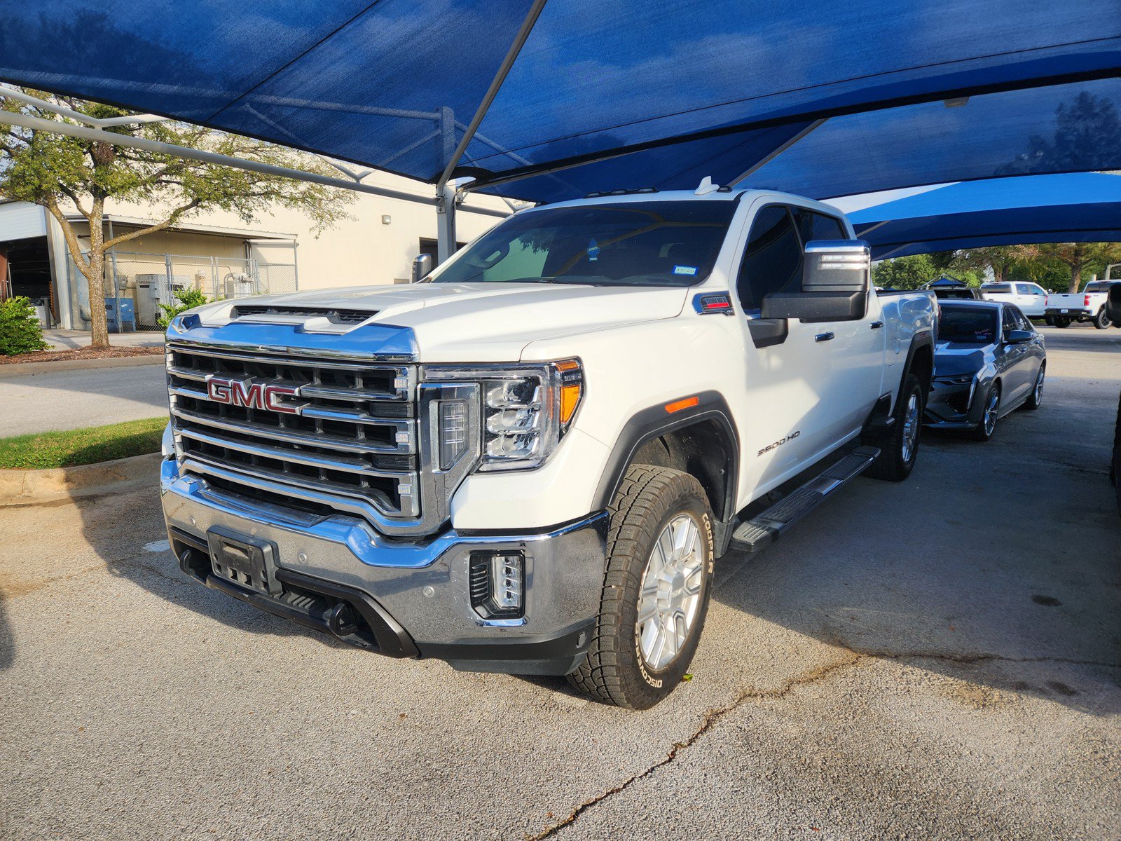 Used 2020 GMC Sierra 2500 SLT w/ SLT Premium Plus Package AWD/4WD image 2