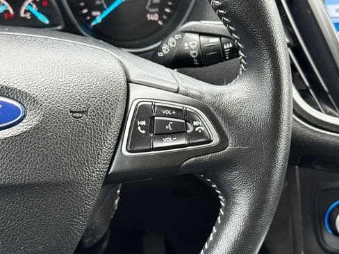 Used 2019 Ford Escape SE image 31