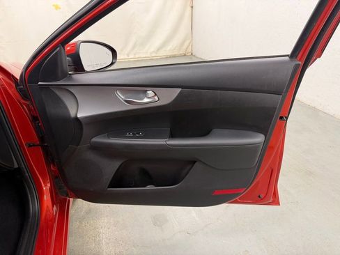 Used 2023 Kia Forte LXS w/ LXS Technology Package image 8