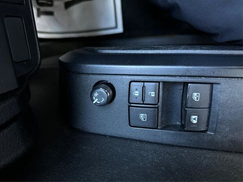 Used 2021 Toyota Tacoma SR RWD image 28