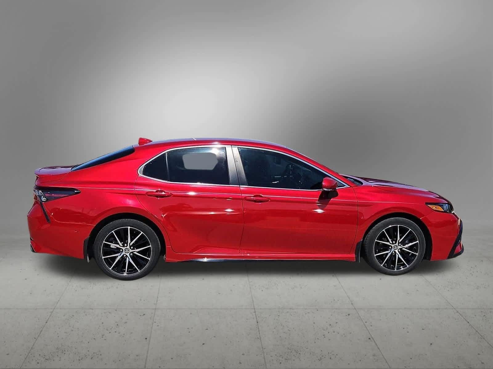 Used 2023 Toyota Camry SE FWD image 7