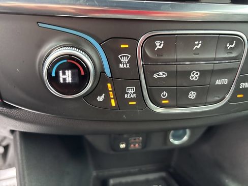 Used 2024 Chevrolet Traverse RS AWD/4WD image 34