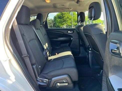 Used 2019 Dodge Journey SE w/ Premium Group FWD image 19